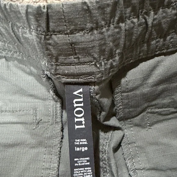 Vuori shorts size L EUC - Picture 6 of 6